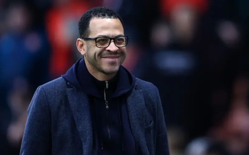 أخيراً، أخبار سارة لفريق تشيلسي، حيث أكد ليام روزينيور أنه من المقرر الإعلان عن عقود جديدة للاعبين النجوم